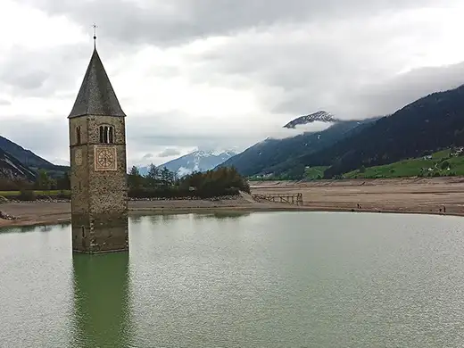 der versunkene Kirchturm am Reschensee